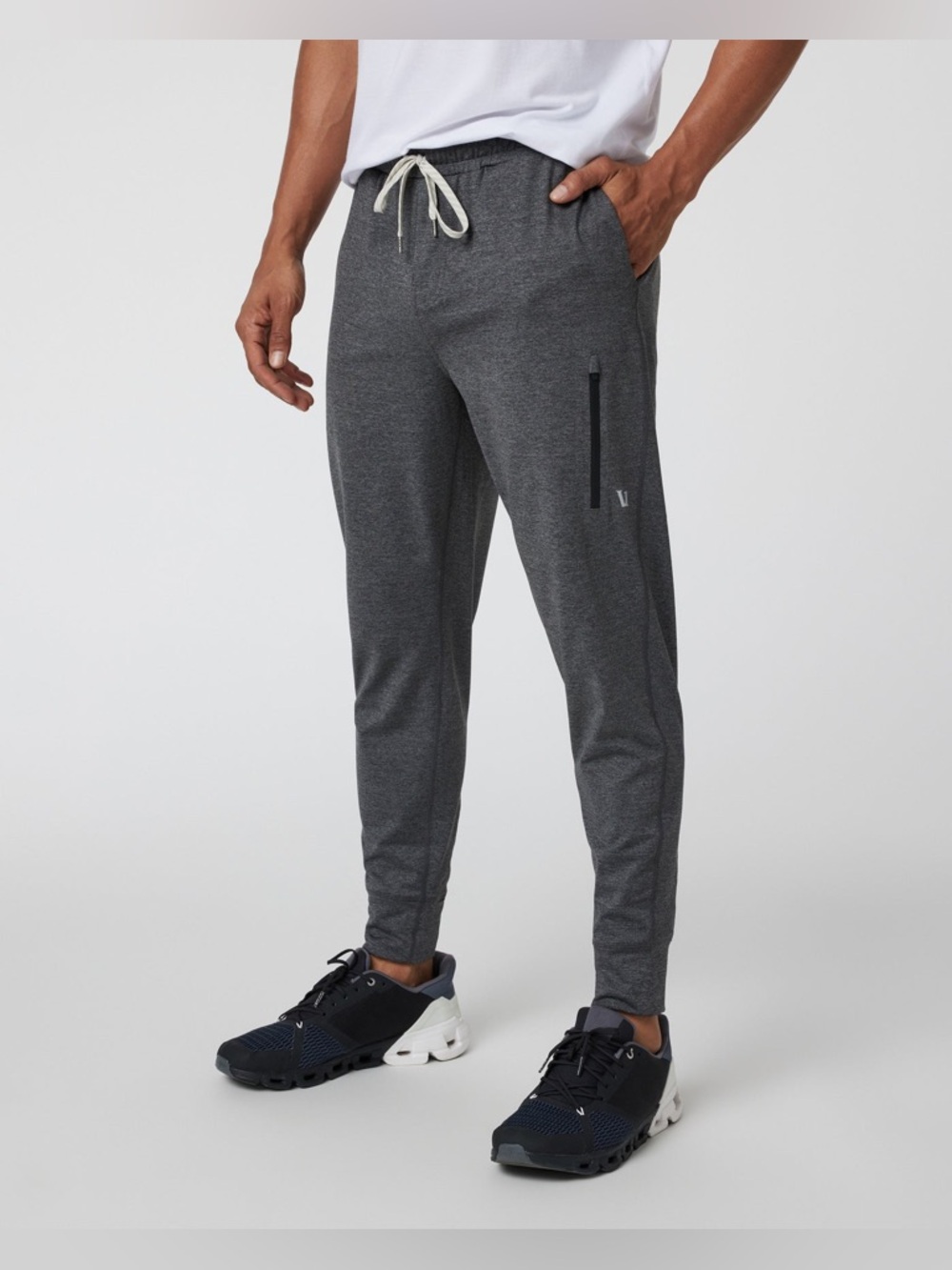 NWOT Mens Vuori Sunday Performance Jogger in Charcoal Heather Size Large